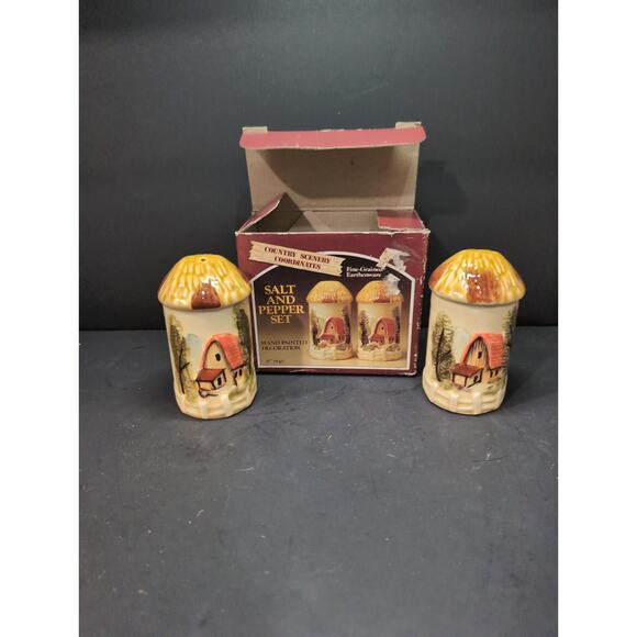 Country Farm Scenery Salt & Pepper Shakers, Vintage‎ Japan Made, Farmhouse Decor - Picture 1 of 8